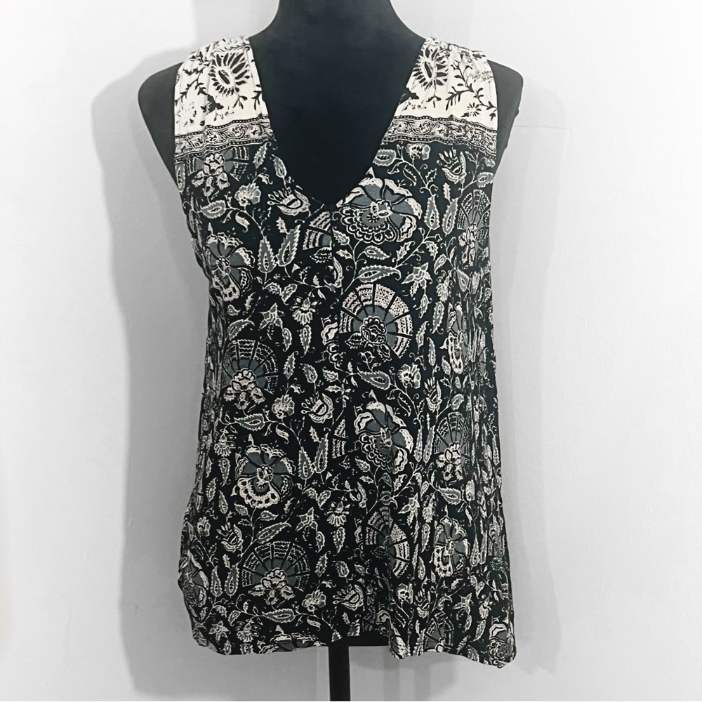 Lucky Brand Sleeveless Boho V Neck Pullover Blouse Top Perfect For Summer